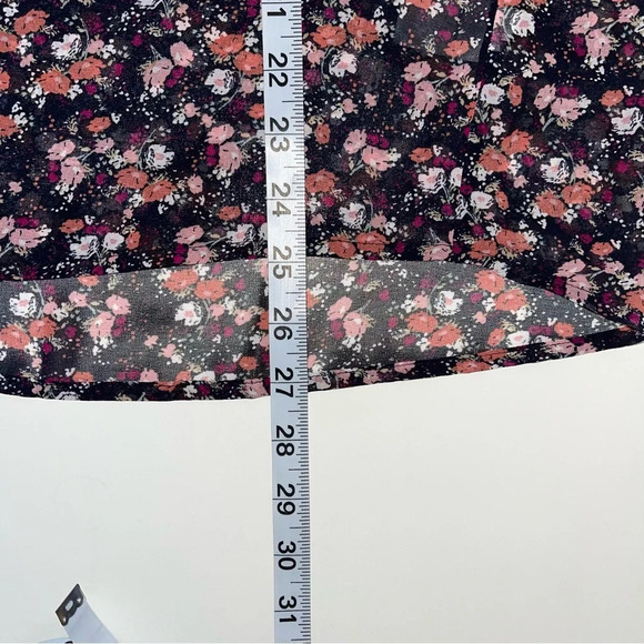 Maurices Blouse Black Pink Ditsy Floral V-neck Button Front NWT Medium Women’s - Picture 7 of 10